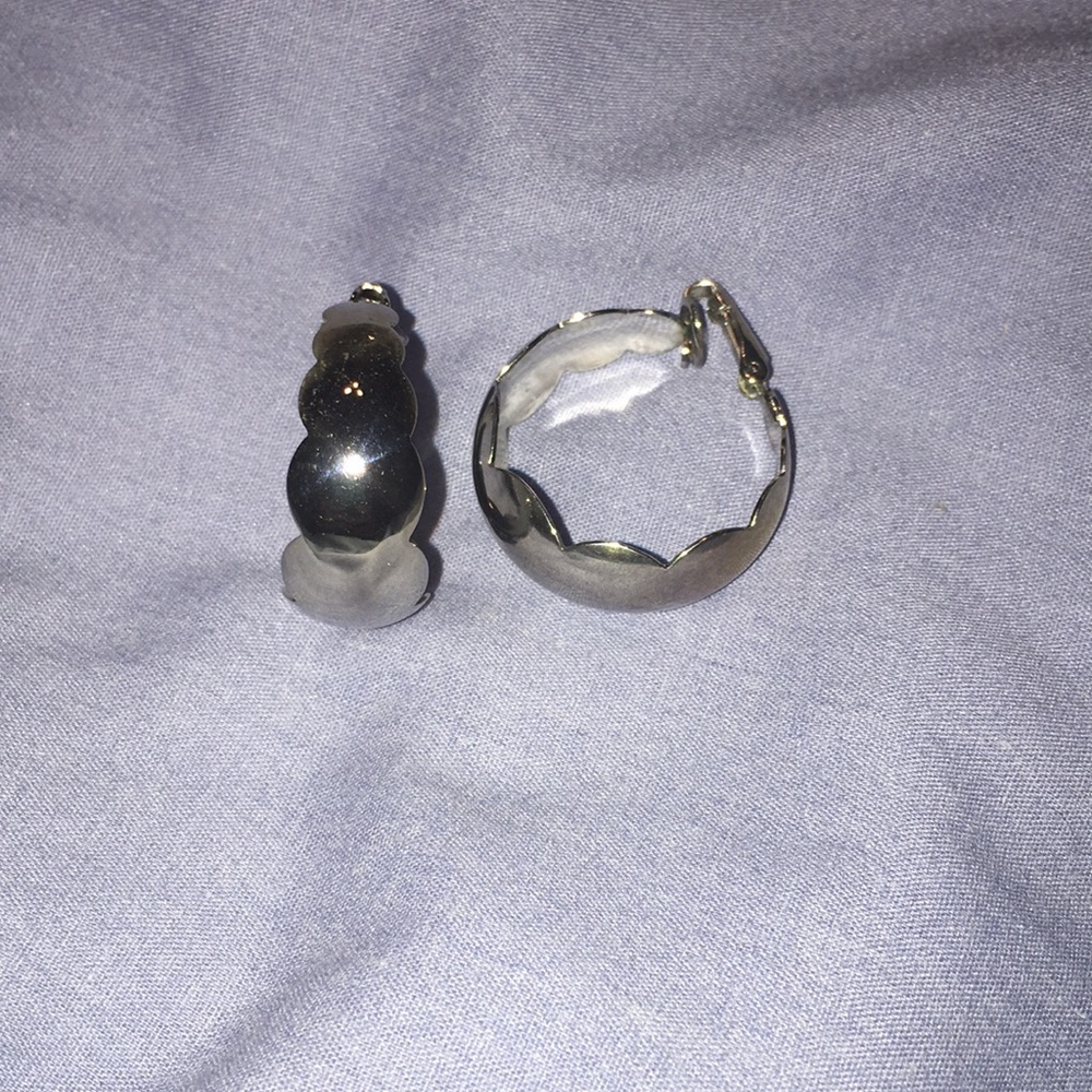 Vintage clip earrings